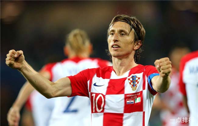 保级之战：格拉尼特·扎卡加盟黑猫！桑德兰中场终获节拍器