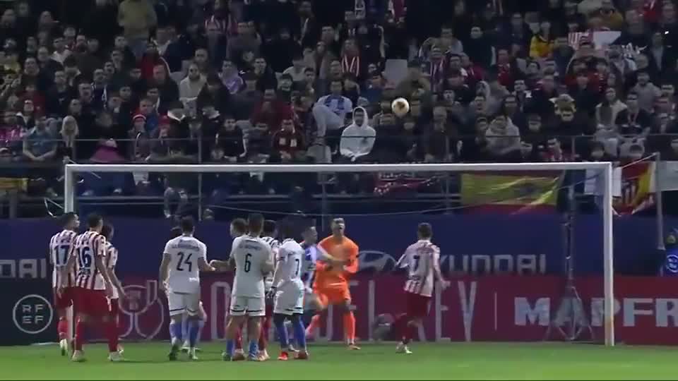 凯恩vs斯图加特全场数据：出战30分钟，射门4次进3球