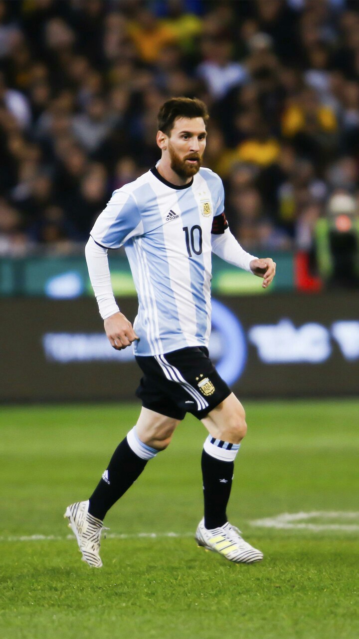 中超欠薪问题严峻，俱乐部准入难，财务困境持续，亟需解决。