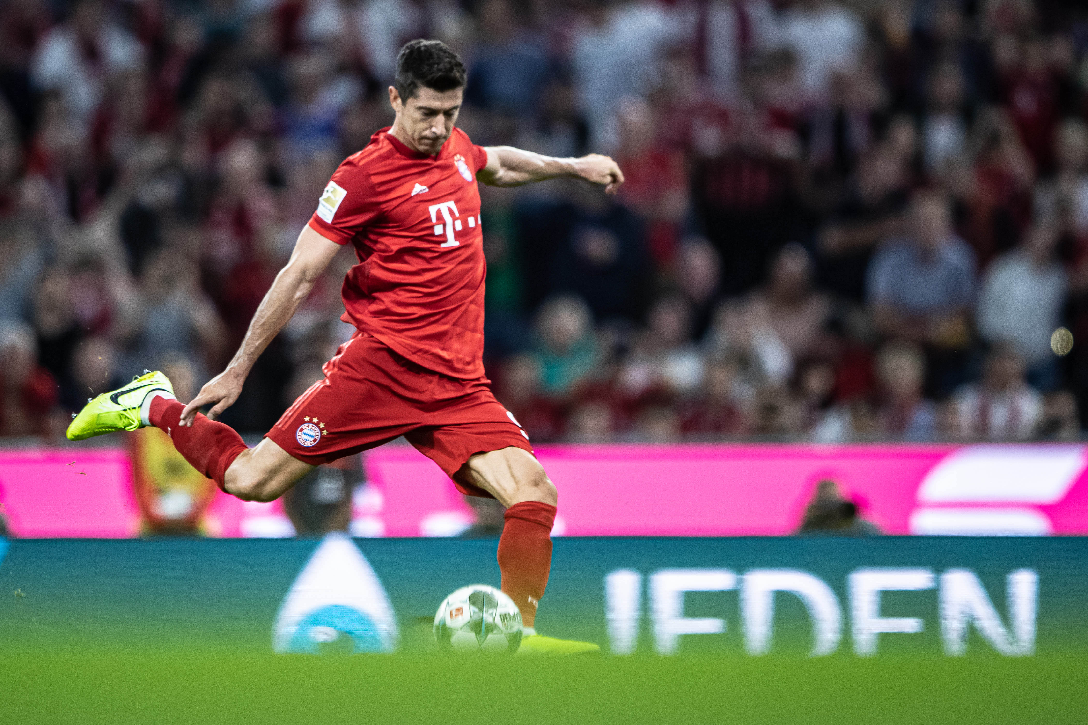 第41圈，诺里斯进站做出二停，维斯塔潘超越皮亚斯特里升至第1。