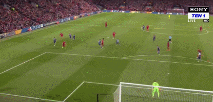 弗拉霍维奇在尤文前20场欧冠打入9球，仅次于C罗和伊瓜因