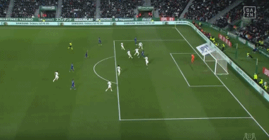 帕潘夸赞吉鲁：他不仅能进球还能防守，甚至还能客串门将